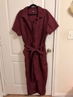 NWT Old Navy Short-Sleeve Button Jumpsuit in Burgundy